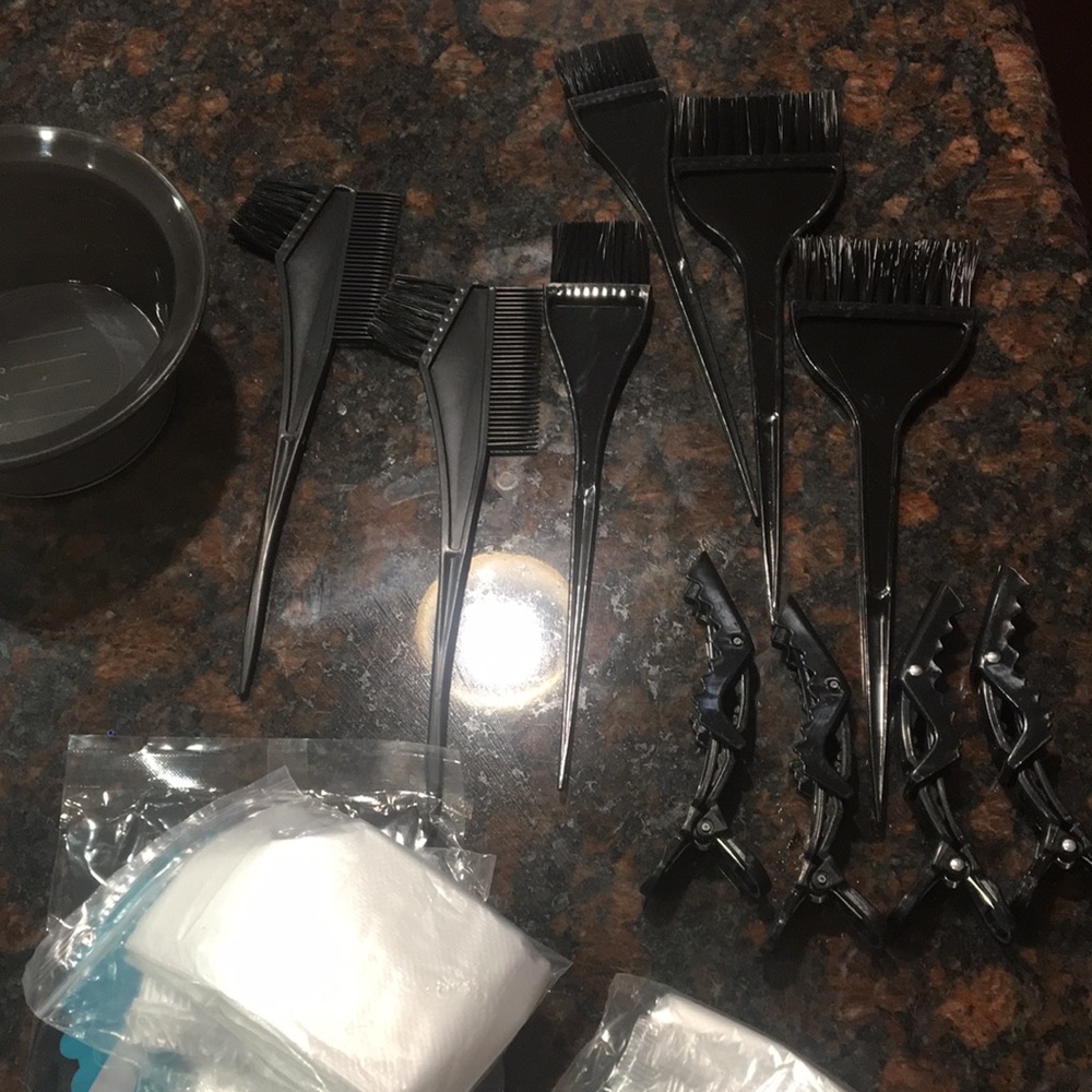 Hair color kit with large latex gloves